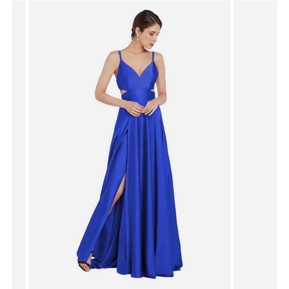 Fame and Partners blue gown